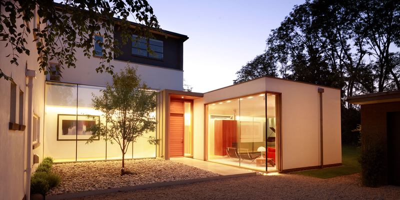 Toni Moses Design Extension Modernist House Cover